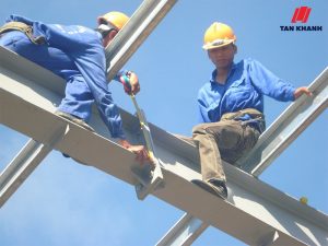 Vì sao nên sử dụng kết cấu thép trong thi công