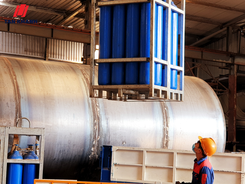 Chế tạo thiết bị nâng hạ