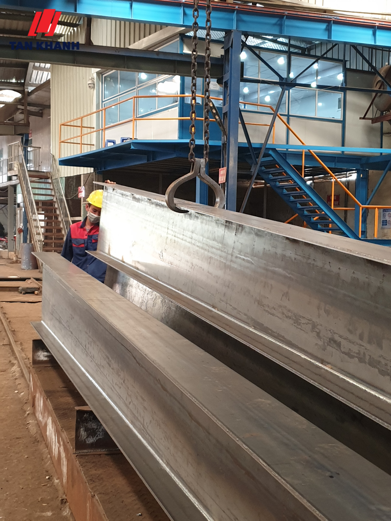 Chế tạo thiết bị nâng hạ