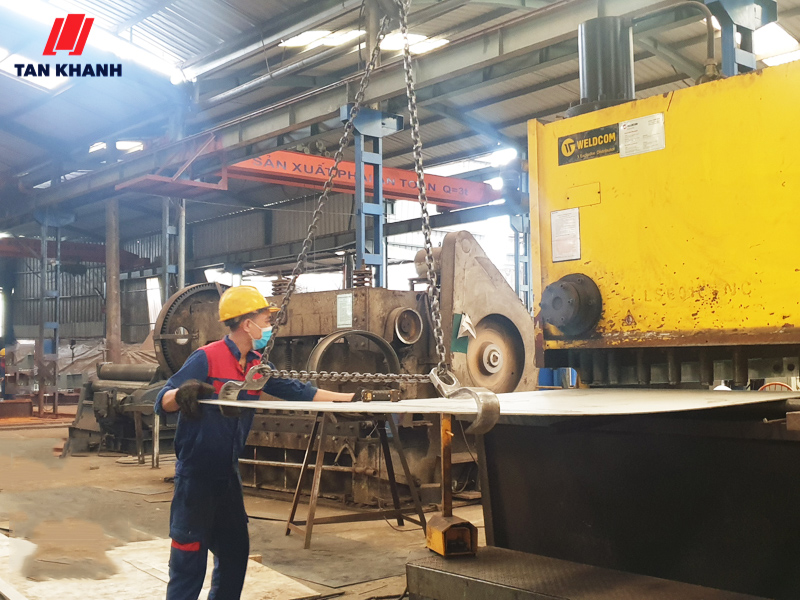 Chế tạo thiết bị nâng hạ