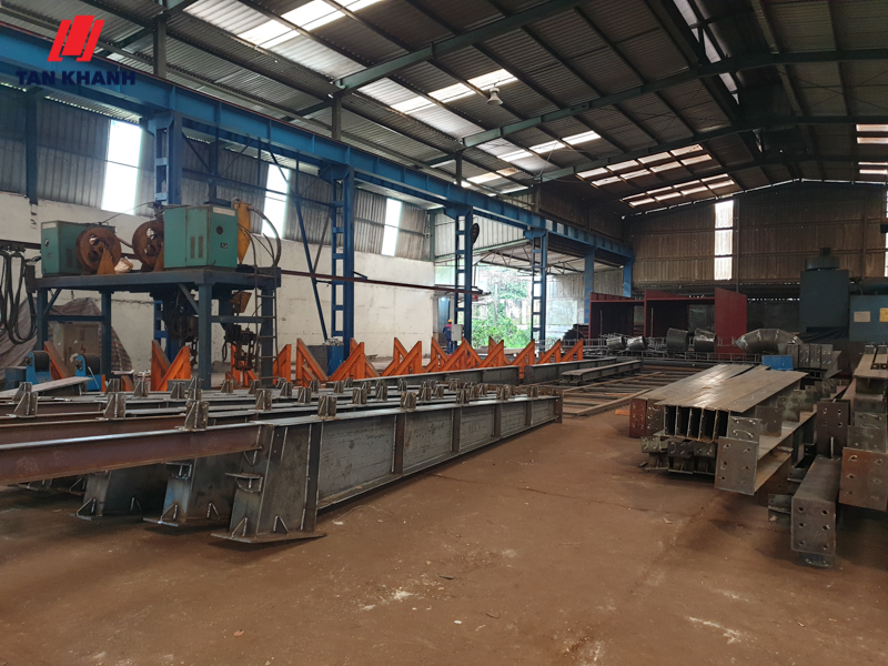 Chế tạo thiết bị, kết cấu thép và gia công