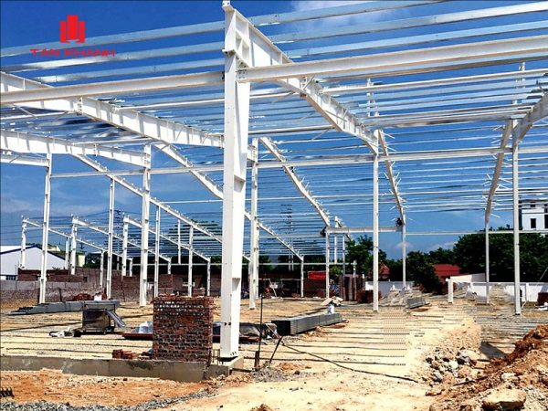 nhà tiền chế cấp 4